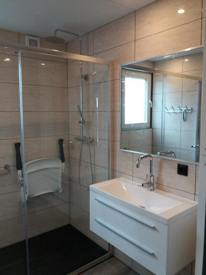 Luxe Vakantie Bungalow Met 3 Slaapkamers Dronrijp Extérieur photo